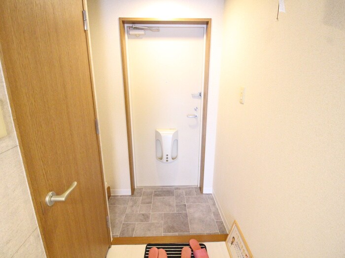 物件内観写真21　(玄関)