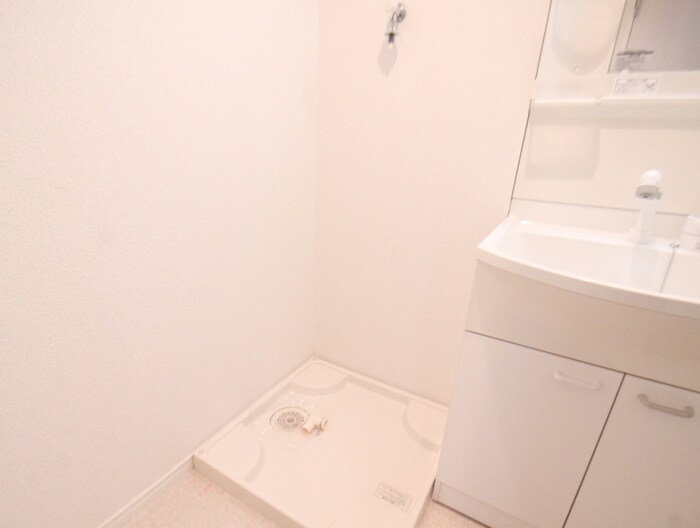 物件内観写真15　(洗濯機置場)