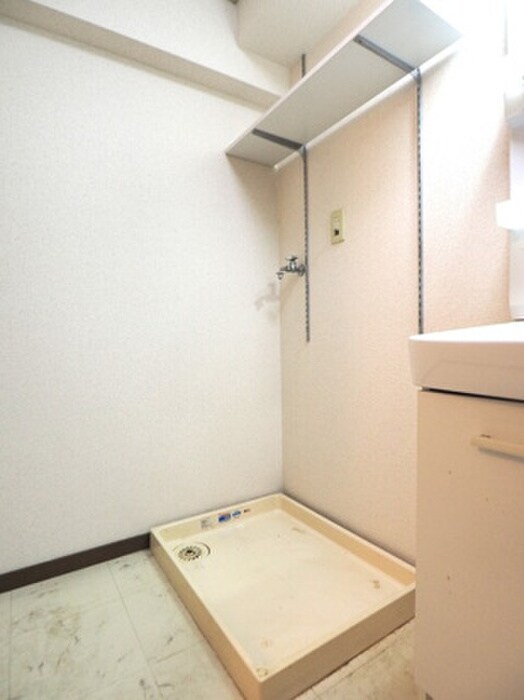 物件内観写真9　(洗濯機置場)