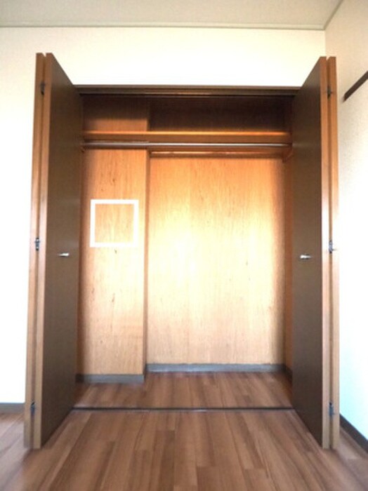 物件内観写真12　(収納)