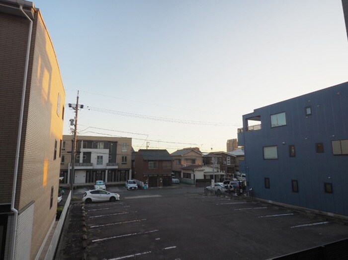 物件内観写真14　(室内からの展望)