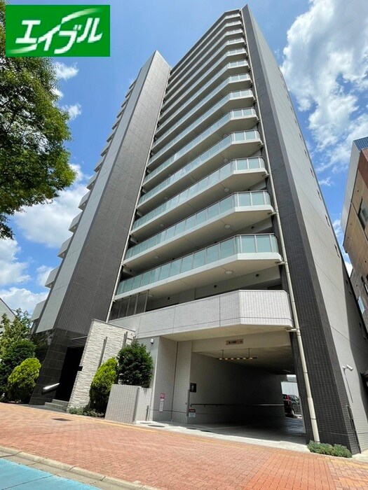 物件外観写真2　(駐車場)