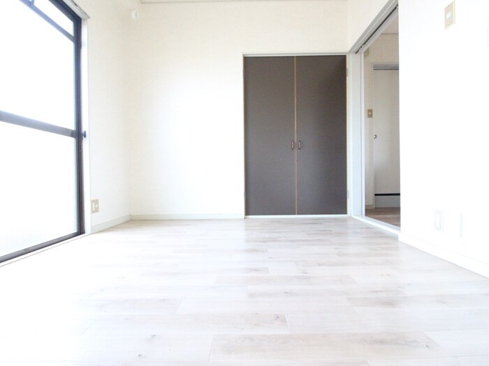 物件内観写真8　(居室)