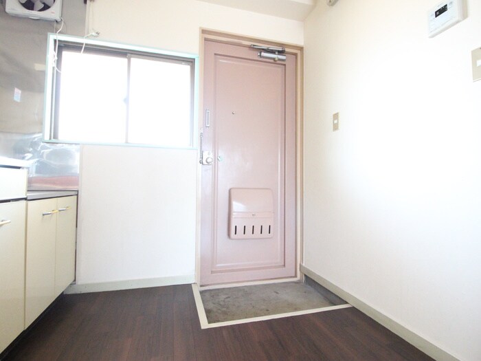 物件内観写真15　(玄関)