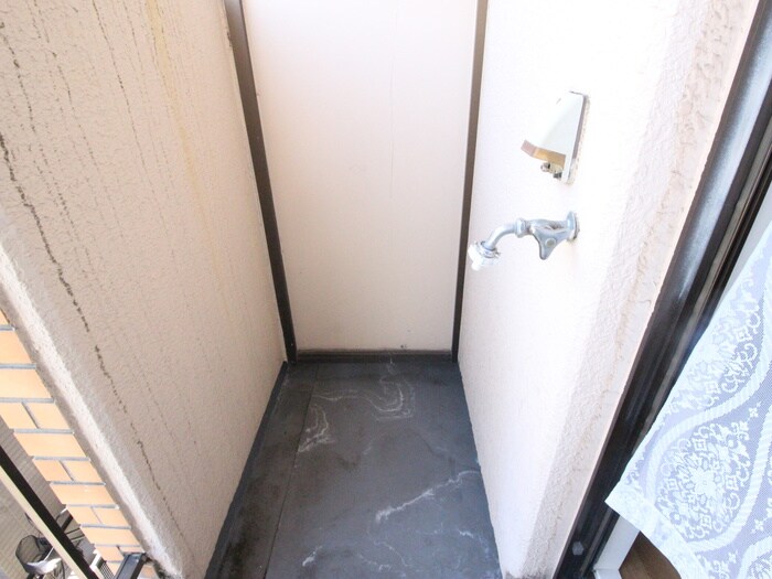 物件内観写真18　(洗濯機置場)