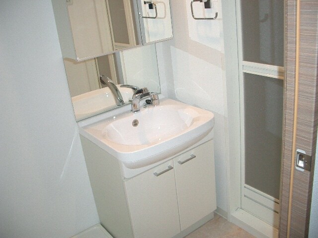 物件内観写真9　(洗面)