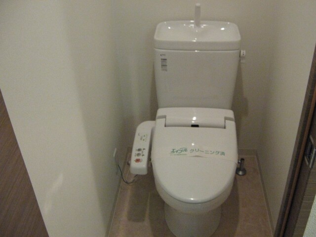 物件内観写真14　(トイレ)