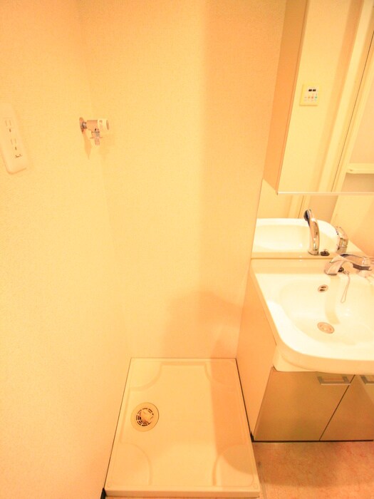 物件内観写真15　(洗濯機置場)