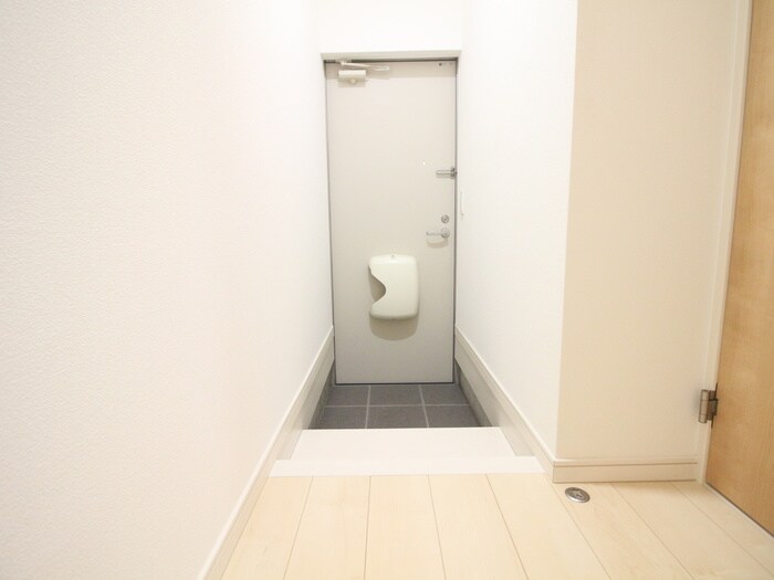 物件内観写真17　(玄関)