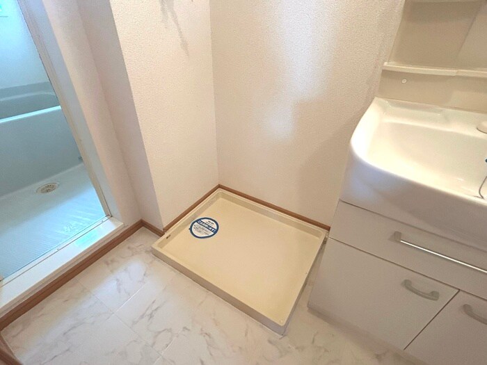 物件内観写真14　(洗濯機置場)