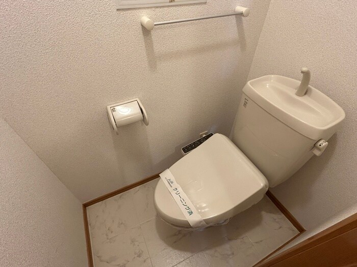 物件内観写真15　(トイレ)