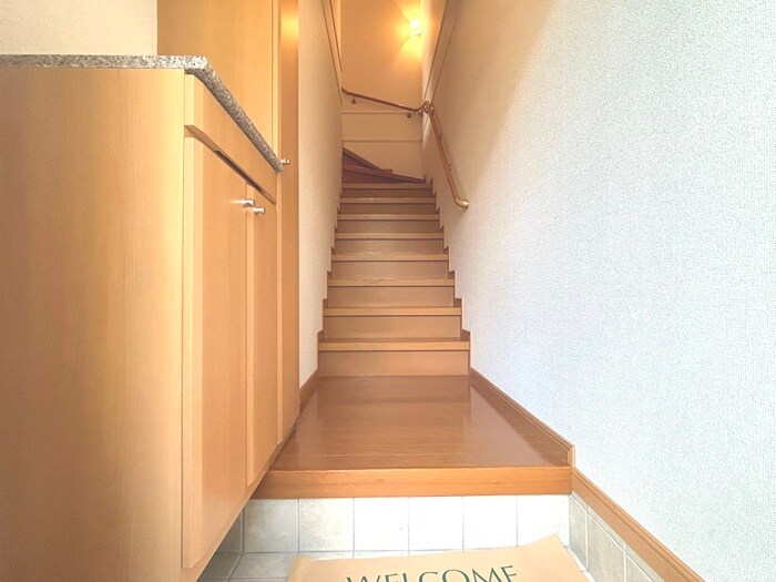 物件内観写真17　(玄関)