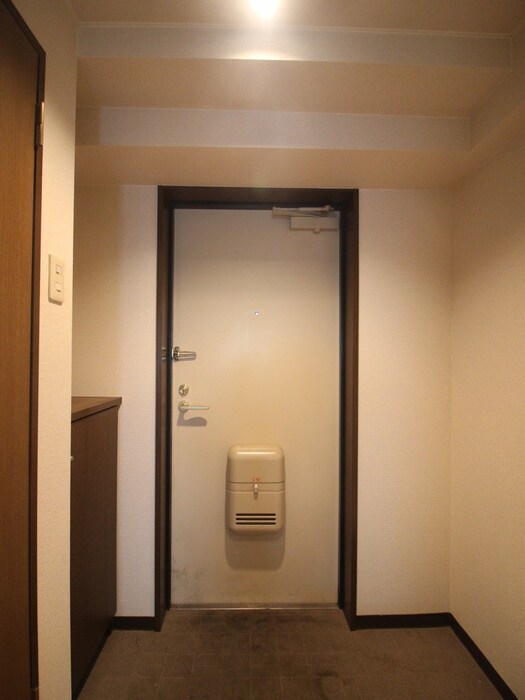 物件内観写真16　(玄関)