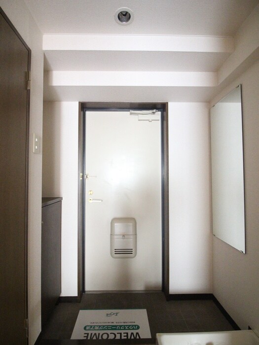 物件内観写真18　(玄関)
