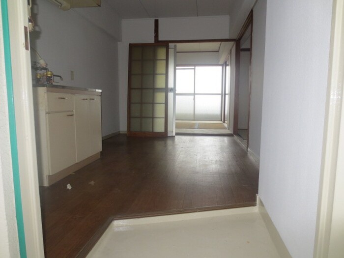 物件内観写真10　(玄関)