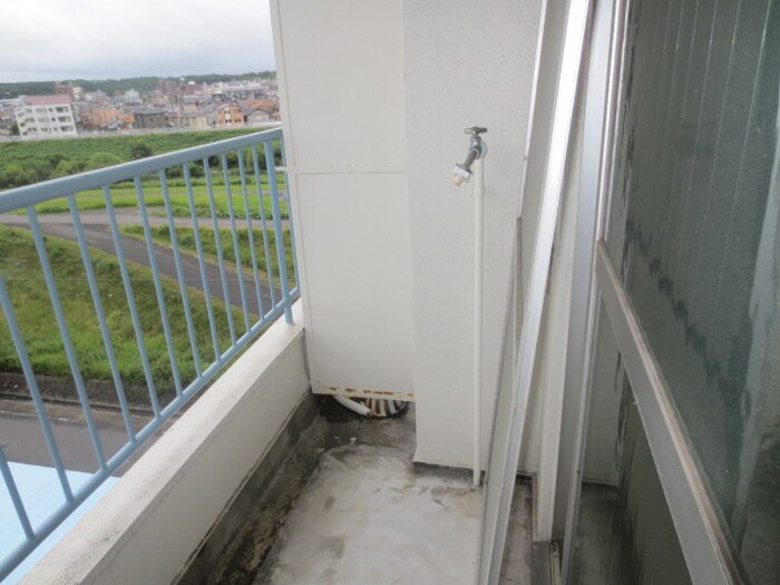 物件内観写真11　(洗濯機置場)