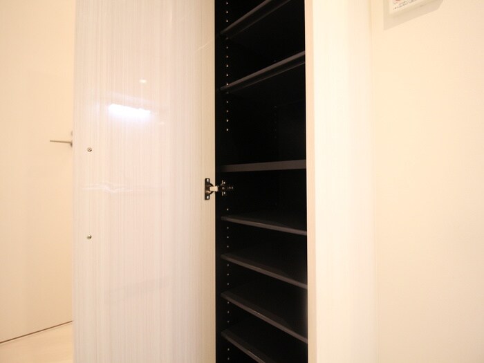 物件内観写真18　(靴箱)