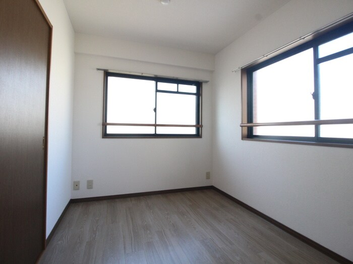物件内観写真11　(居室)