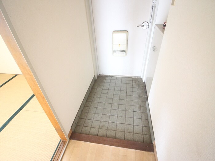 物件内観写真15　(玄関)