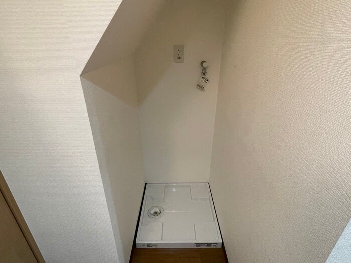 物件内観写真11　(洗濯機置場)