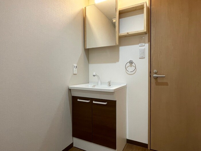 物件内観写真12　(洗面)