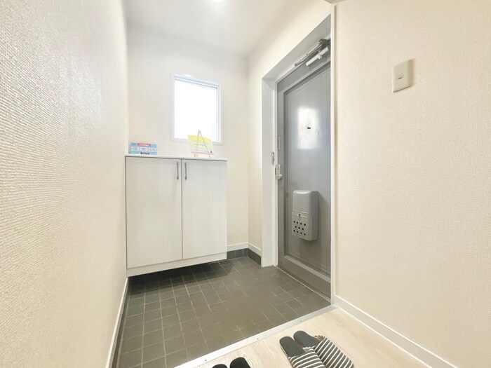 物件内観写真16　(玄関)