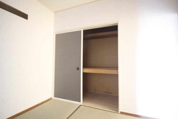 物件内観写真12　(収納)