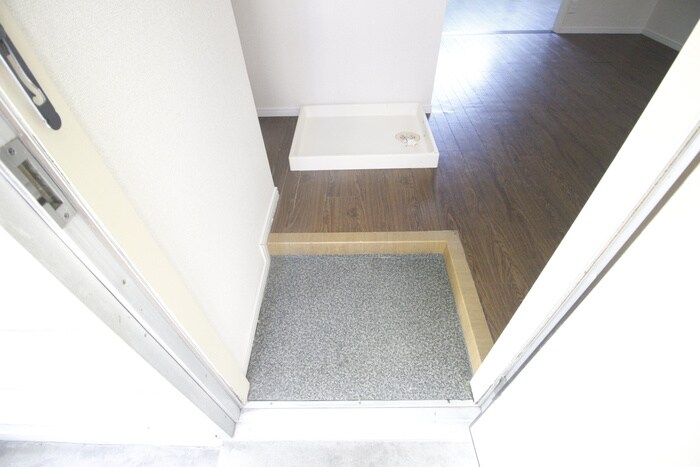 物件内観写真13　(玄関)