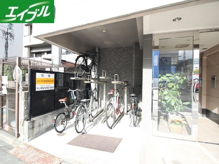 物件外観写真2　(駐輪場)