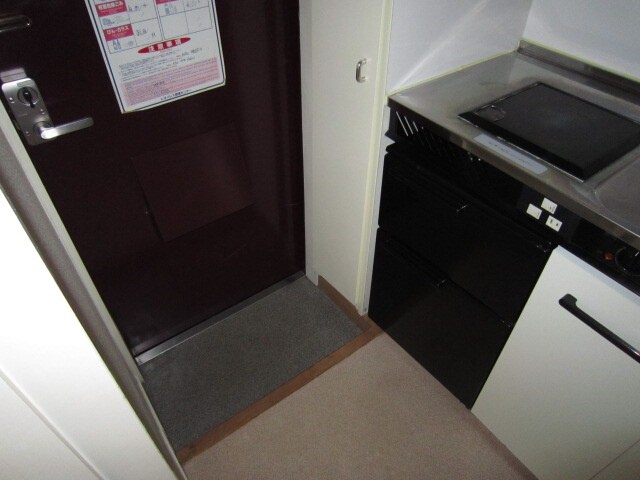 物件内観写真7　(玄関)