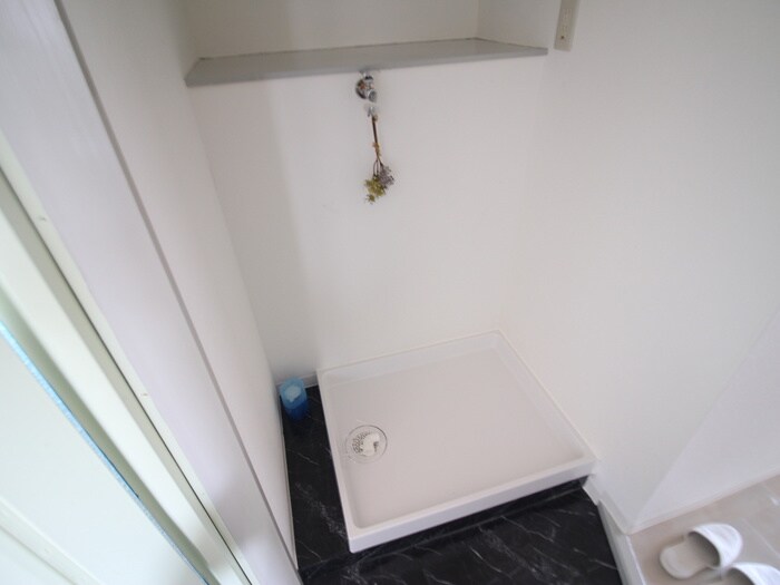物件内観写真12　(洗濯機置場)
