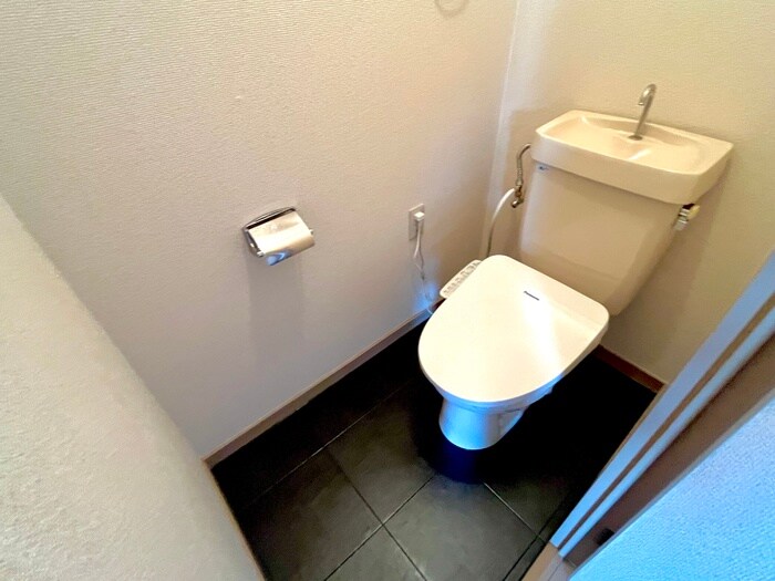 物件内観写真15　(トイレ)