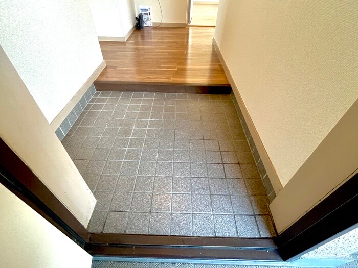 物件内観写真18　(玄関)