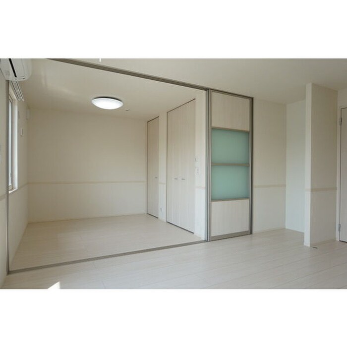 物件内観写真3　(居室)