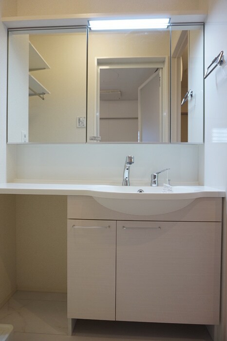 物件内観写真8　(洗面)