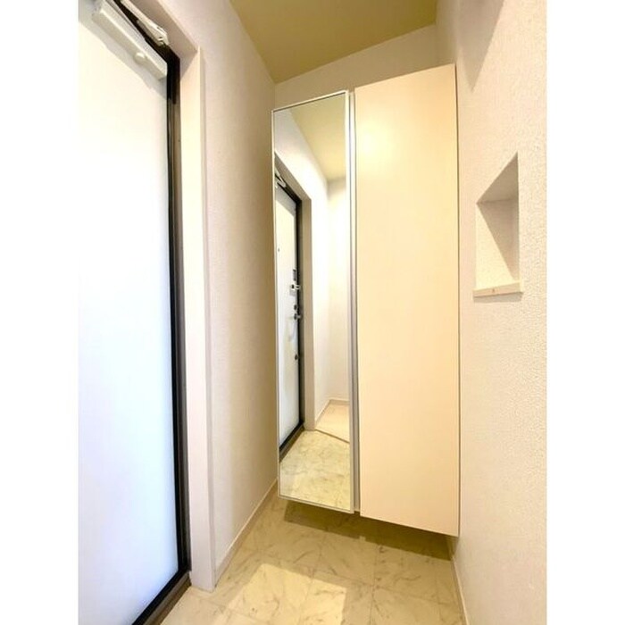 物件内観写真9　(玄関)