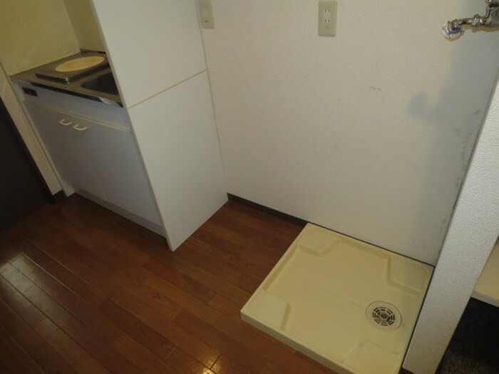 物件内観写真14　(洗濯機置場)