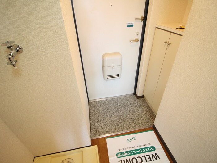 物件内観写真16　(玄関)