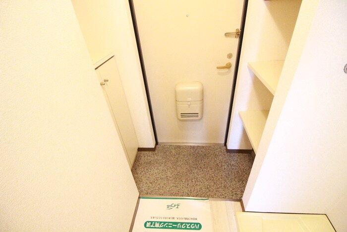 物件内観写真17　(玄関)