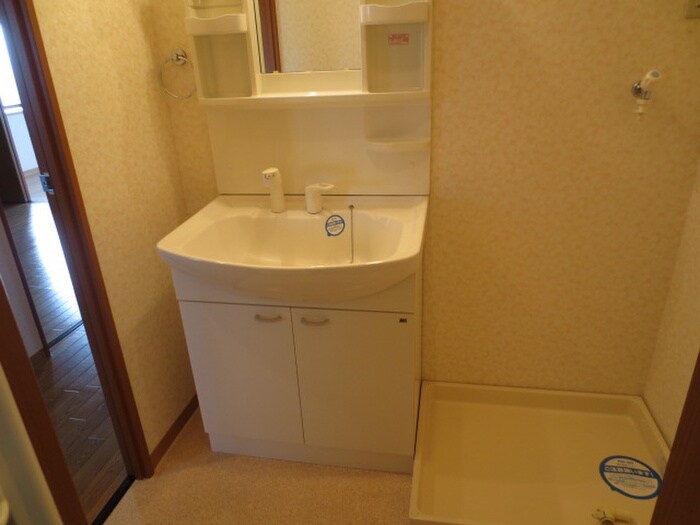 物件内観写真18　(洗濯機置場)