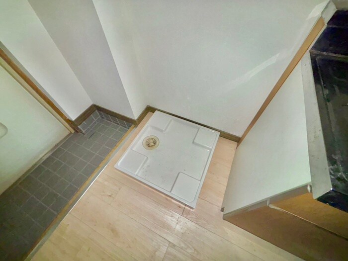 物件内観写真15　(洗濯機置場)