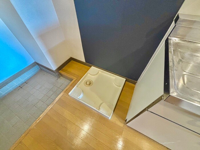 物件内観写真16　(洗濯機置場)