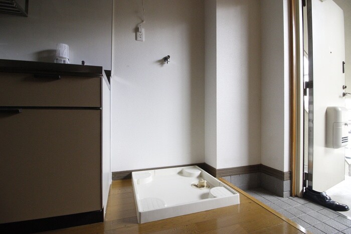 物件内観写真16　(洗濯機置場)