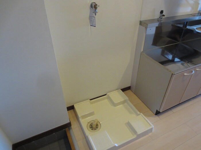 物件内観写真20　(洗濯機置場)