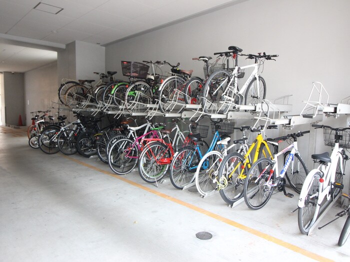 物件外観写真5　(駐輪場)