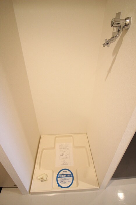 物件内観写真13　(洗濯機置場)