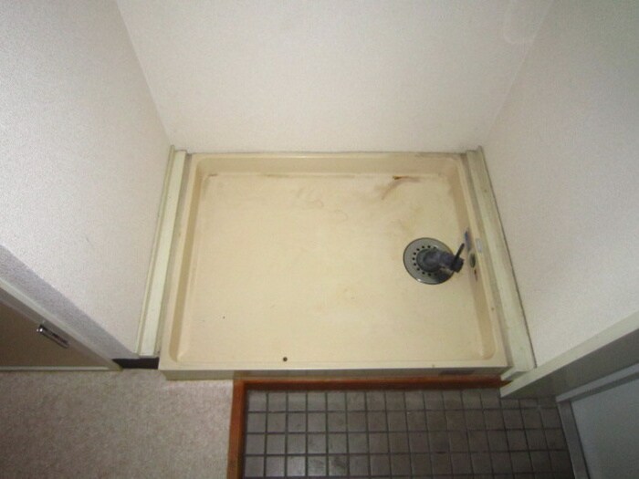 物件内観写真12　(洗濯機置場)