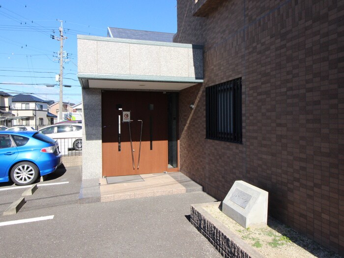 物件外観写真4　(エントランス部分)