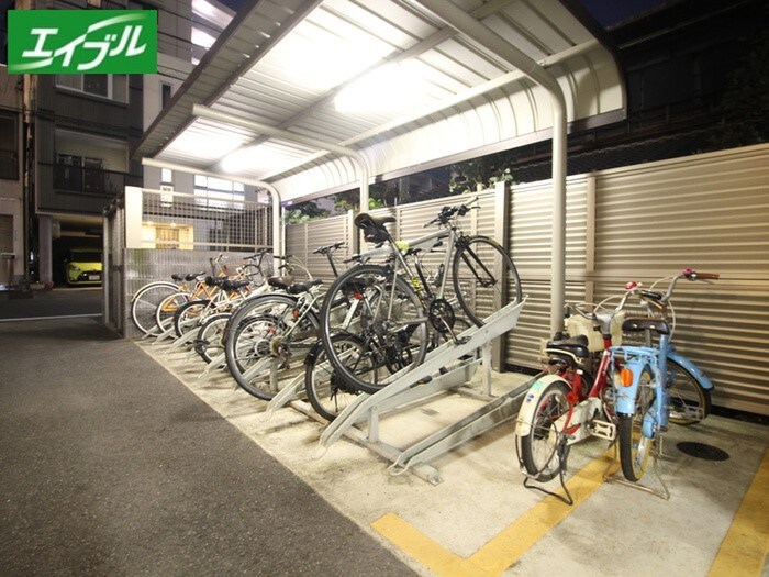 物件外観写真5　(駐輪場)
