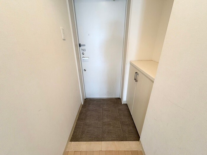 物件内観写真16　(玄関)